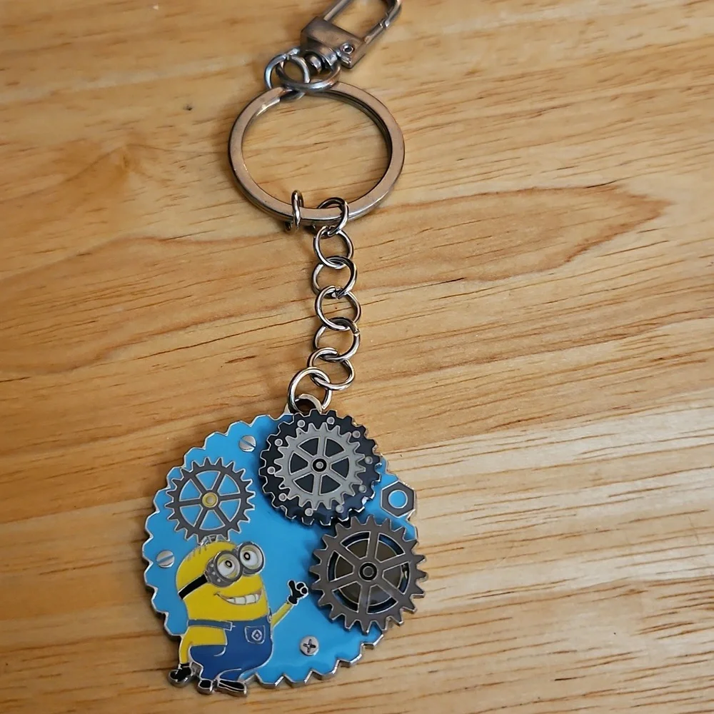 Despucable Me Minion Spinning Gear Keychain